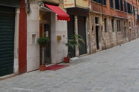 Ca Lucrezia 30121 Calle Priuli Dei Cavalletti 76 Venice - 