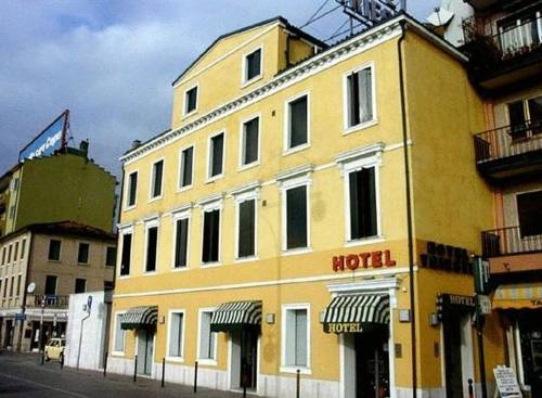Hotel Trieste - 30171 Via Trento 2 Venice Mestre (Italy)